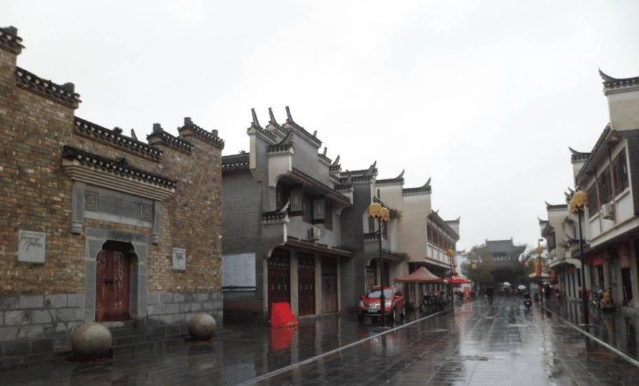 高峰在区纪委八届四次全会上强调:纵深推进全面从严治党 加快打造新时代勤廉婺城 为建设更高能级的现代化都市核心区提供坚强政治保障